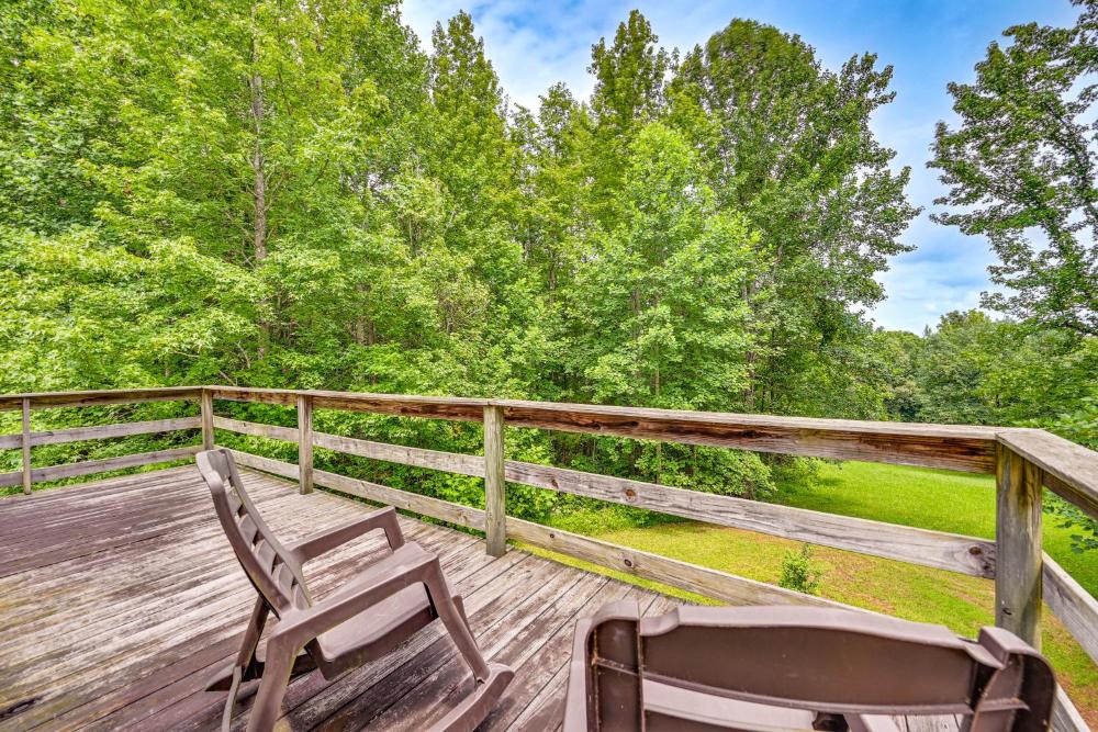 Kentucky Cabin Retreat with Covered Porch and Views